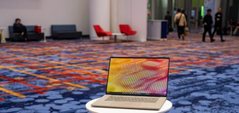 Tech News 10 fear and blogging and prerelease laptop testing