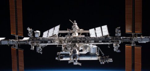 Tech News 7 key senate staffer is begging nasa to