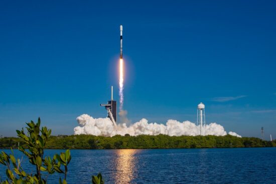 spacex gets fcc approval to launch 7