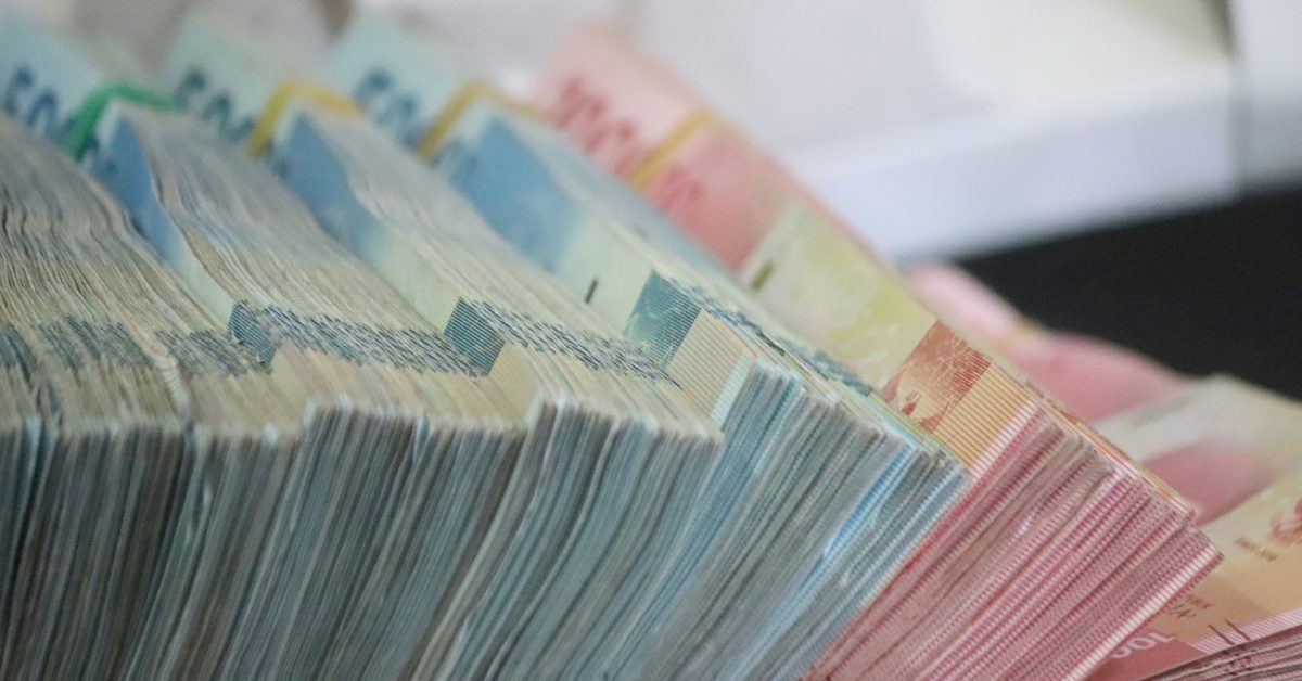 apple was fined a total of 851m