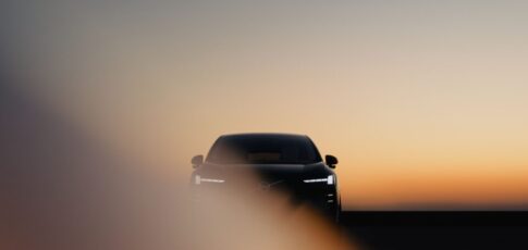 Tech News 3 volvo says new ex60 has 400-mile range