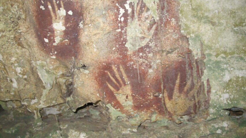 this 67 800-year-old hand stencil is the