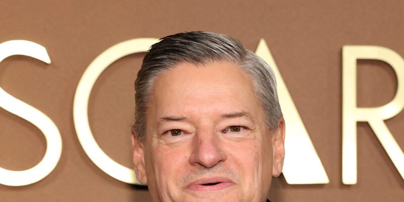 Ted Sarandos says Netflix will commit to 45-day theatrical releases 19 ted sarandos says netflix will commit to