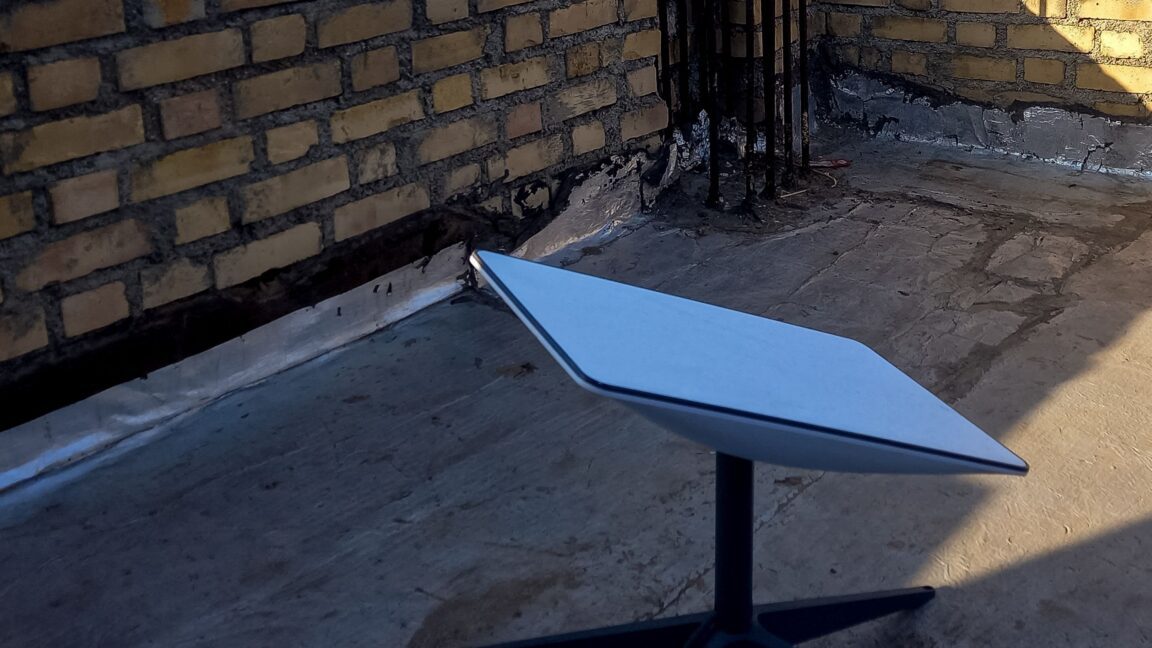 starlink tries to stay online in iran