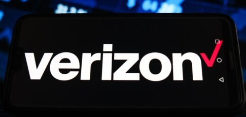 Tech News 2 verizon acknowledges pain of new unlock policy