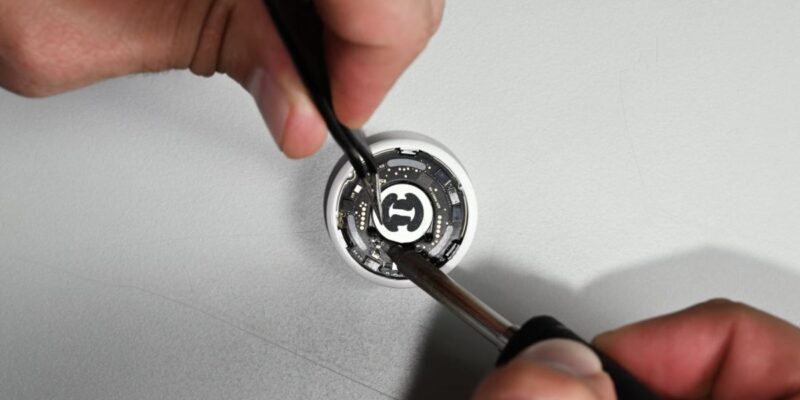 iFixIt tears down new AirTag, finds 50% louder speaker still 100% easy to disable 3 ifixit tears down new airtag finds 50