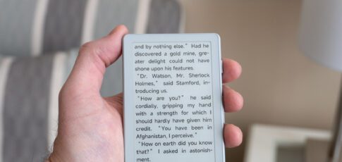 Tech News 2 this tiny pocket-friendly e-reader is packed with