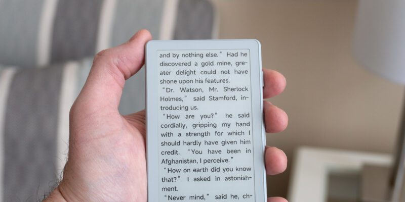 This tiny pocket-friendly e-reader is packed with frustration and potential 9 this tiny pocket-friendly e-reader is packed with