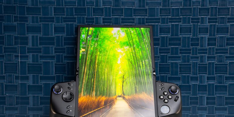 This Windows gaming handheld has a screen that folds in half 4 this windows gaming handheld has a screen