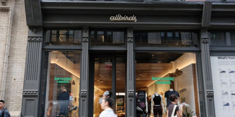 Allbirds is selling for $39 million. It raised nearly 10 times that amount in its IPO. 6 allbirds is selling for 39 million it