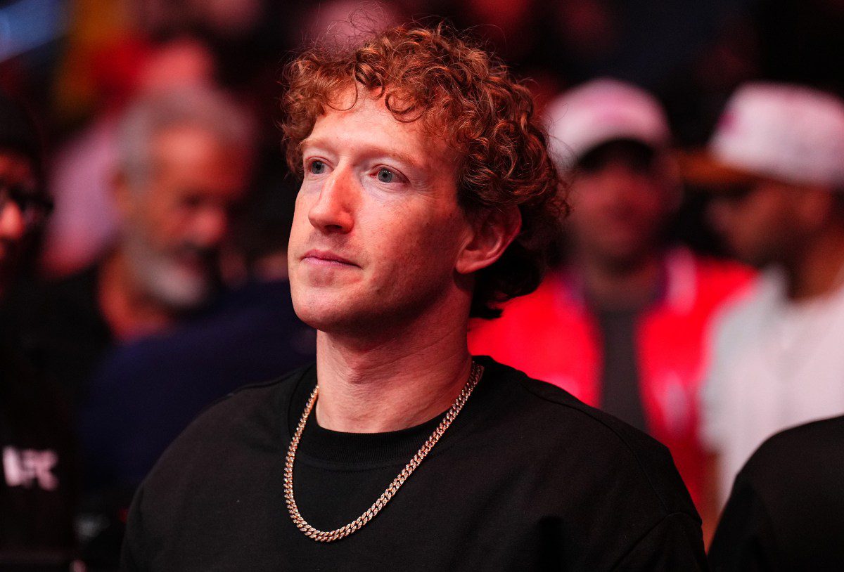 mark zuckerberg texted elon musk to offer