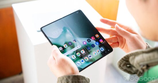 motorola teases razr fold pre-orders that start