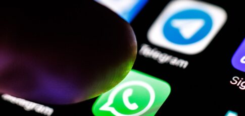 whatsapp can now draft ai-generated responses based