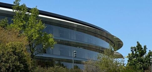 doj shoots back at apple s bid