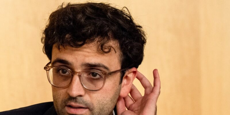 kalshi wins temporary pause in arizona criminal