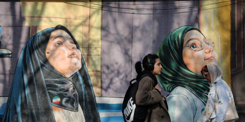 The Iranian women Trump ‘saved’ from execution are simultaneously real and AI-manipulated 12 the iranian women trump saved from execution