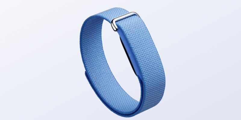 fitbit air has status light and double-tap
