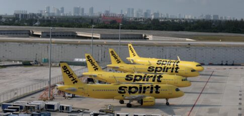 spirit airlines shuts down after trump s