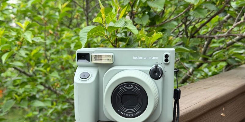 The Instax Wide 400 builds on instant photography’s simplicity and stretches it, literally 7 The Instax Wide 400 builds on instant photography’s simplicity and stretches it, literally | Hashe Computer Solutions (Pvt) Ltd.
