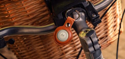 motorola hints at moto tag 2 s