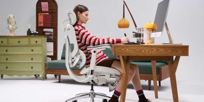 sihoo s ergonmic office chair moves with