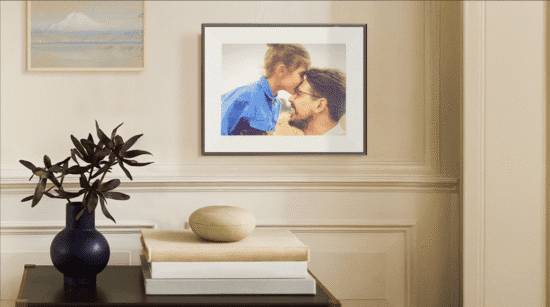 aura s impressive e-ink photo frame doesn