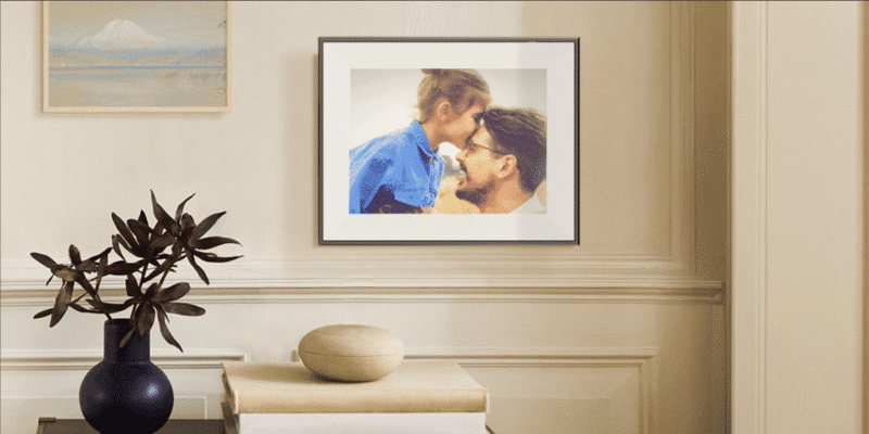 aura s impressive e-ink photo frame doesn