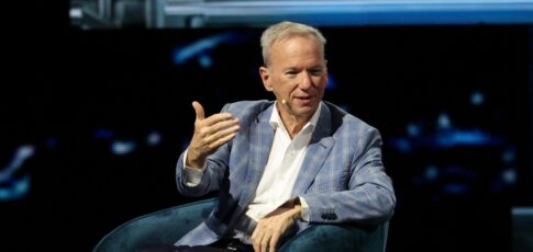 nasa selects eric schmidt s rocket company