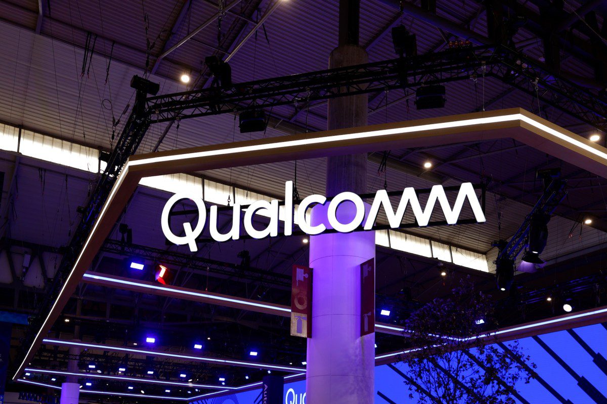 Qualcomm wants to be the chip inside whatever replaces your smartphone, and it just announced two products toward that end 2 qualcomm wants to be the chip inside