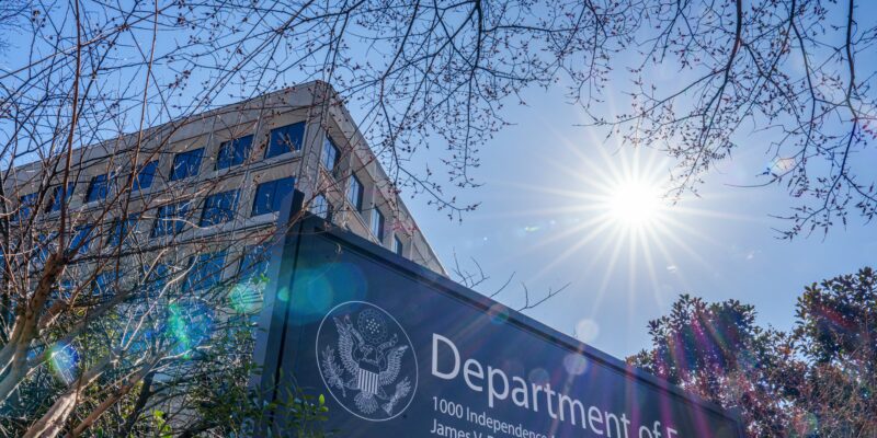 White House deletes thousands of web pages about energy conservation as heatwave slams US 8 white house deletes thousands of web pages