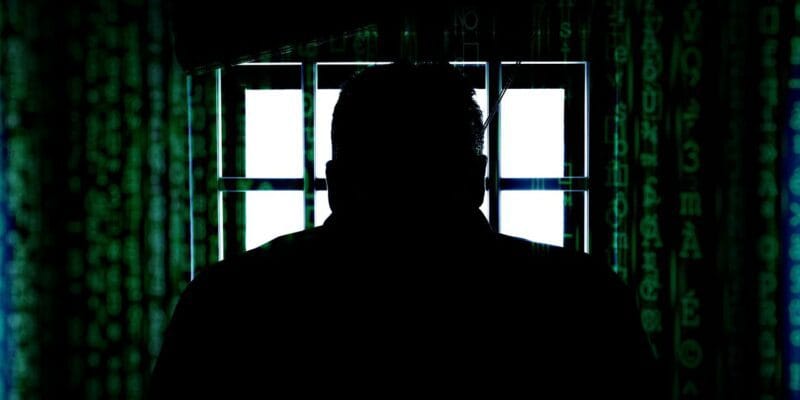 Dev plants kill switch in ex-employer's network that crashed servers and deleted files, gets four years in the slammer — kill switch triggered by dev's removal from Active Directory when fired