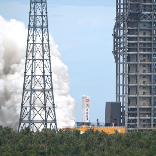 After recent tests, China appears likely to beat the United States back to the Moon
