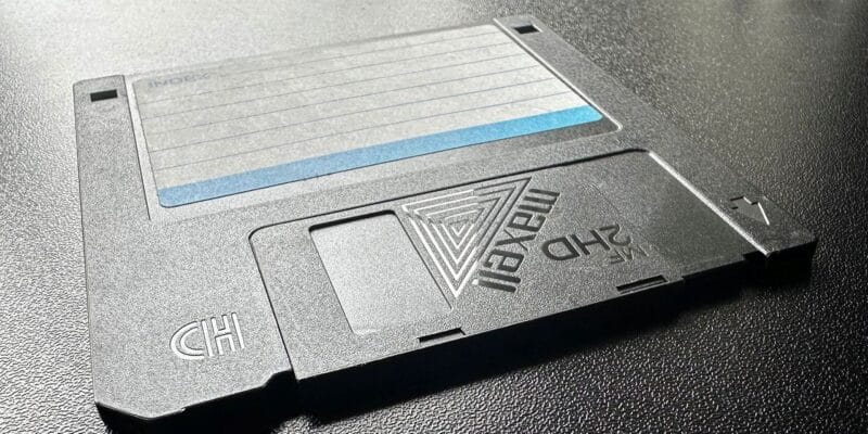Orphaned Linux drivers for floppy disks gets first patch of any significance in three years - cleanup effort implies floppies spared the axe for a few more years 18 orphaned linux drivers for floppy disks gets
