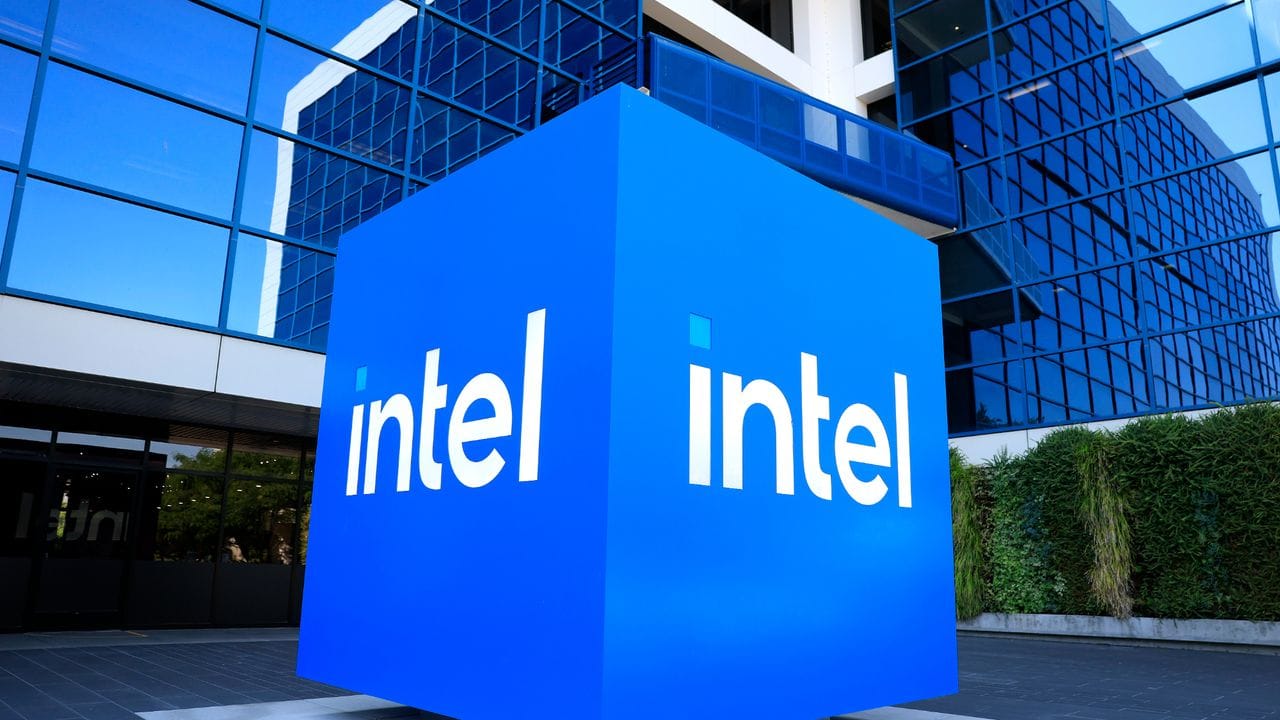 White House confirms talks to acquire 10% stake in Intel — 'We should get an equity stake for our money'