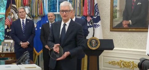 South Park mocks Tim Cook’s golden gift to Donald Trump