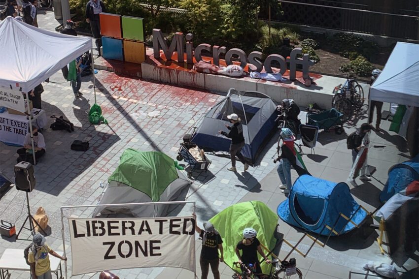 Microsoft employee arrested at headquarters while protesting Israel contracts