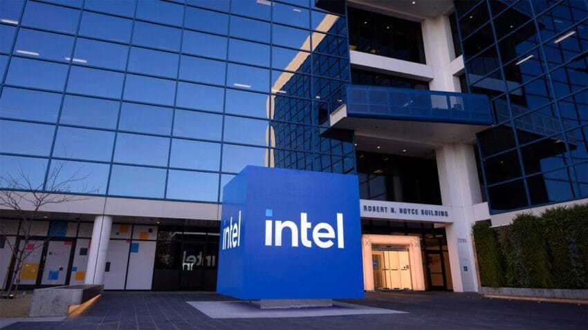 Intel warns shareholders that the US  government's 10% stake could hurt company's international sales
