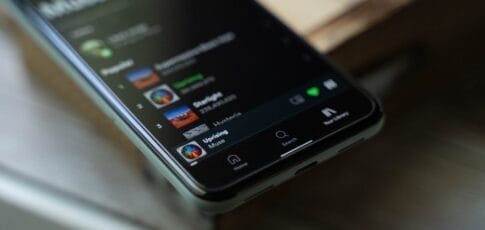 spotify brings back direct messages amid global