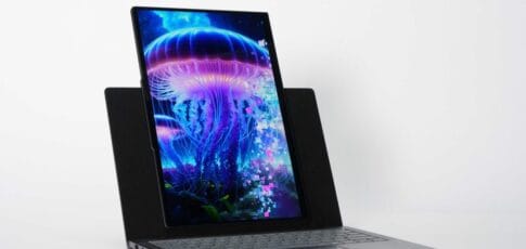 lenovo demos laptop with a screen you