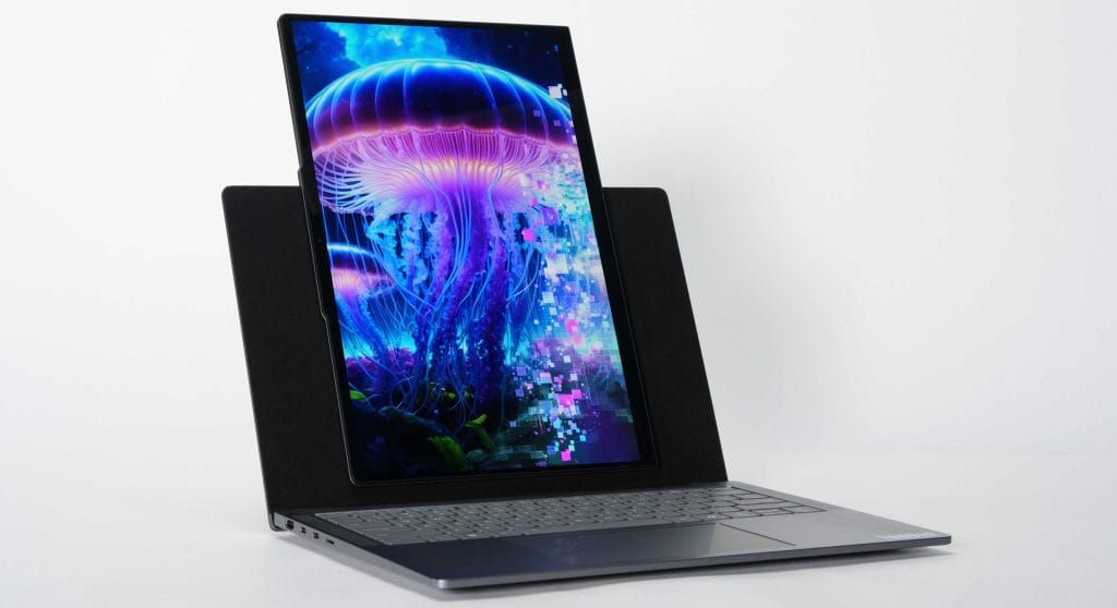 lenovo demos laptop with a screen you