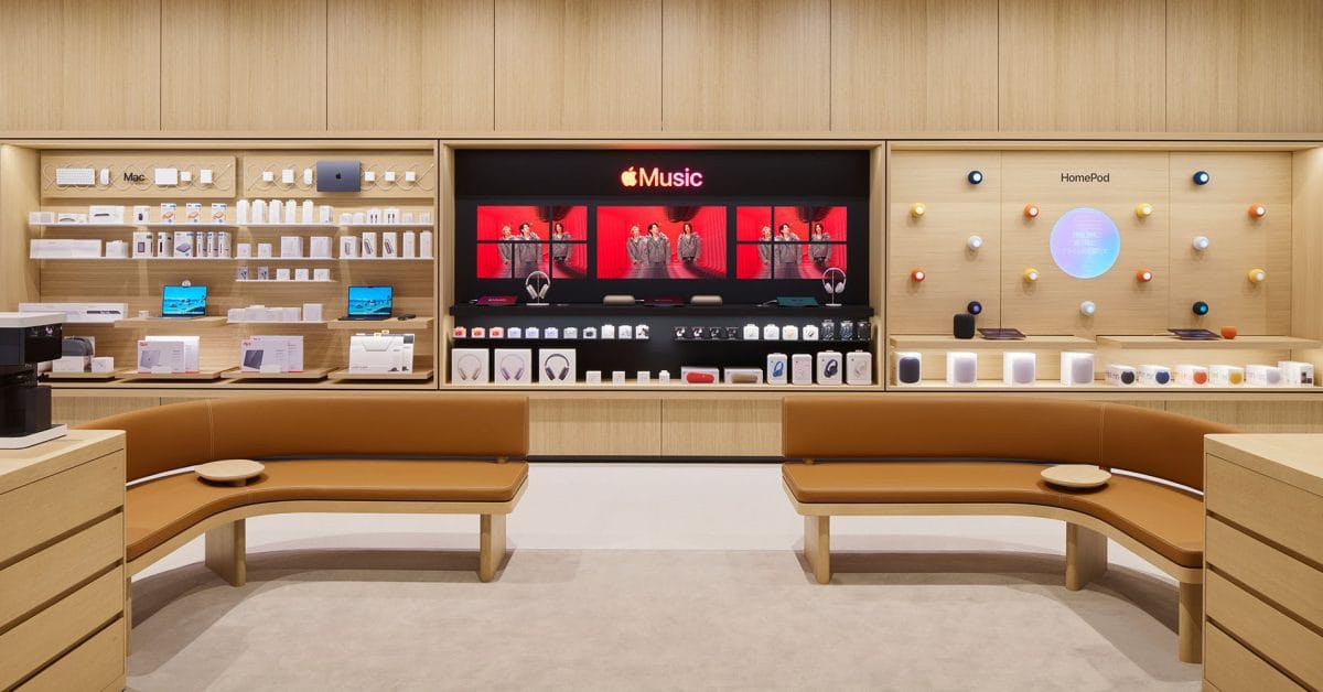 22 years on apple ginza store reopens