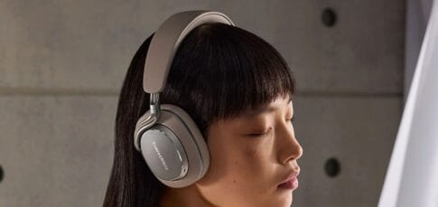 bowers and wilkins says the px8 s2