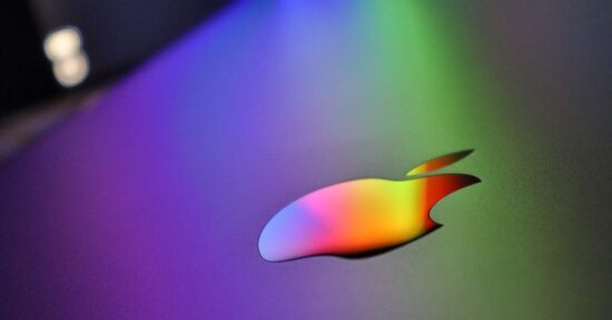 report accuses apple of ignoring labor issues