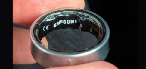 swollen galaxy ring battery gets stuck on