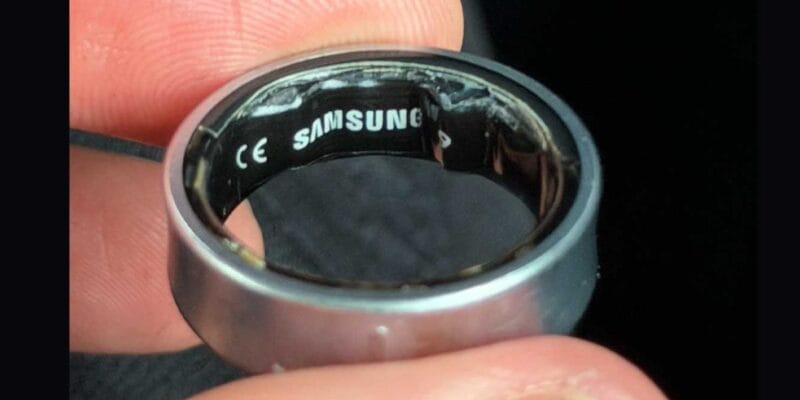 swollen galaxy ring battery gets stuck on