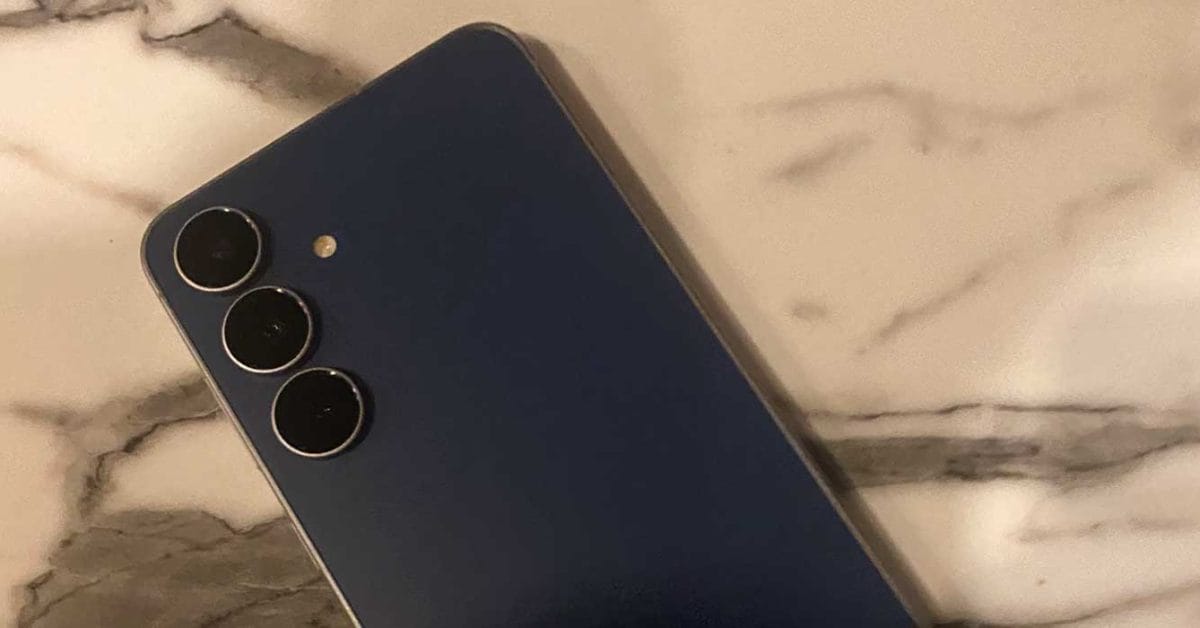 galaxy s25 fe leaks in real-life images