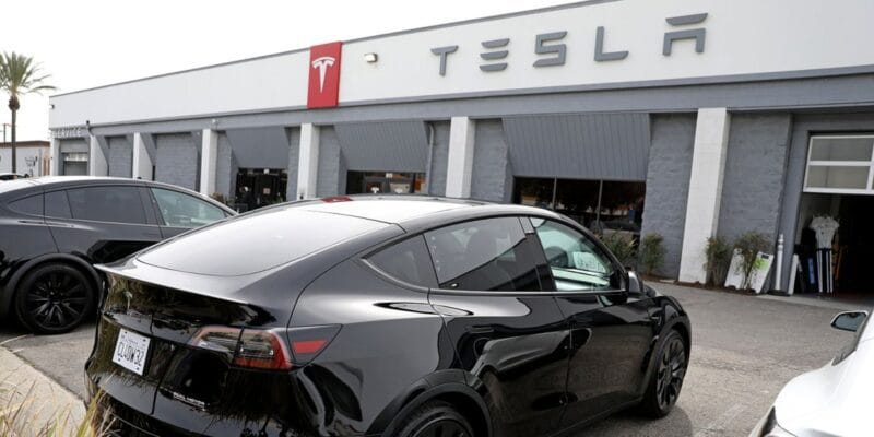 Tesla is redesigning its door handles following safety probe, Bloomberg investigation 15 tesla is redesigning its door handles following