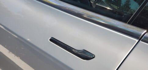 Tech News 7 tesla model y door handles now under