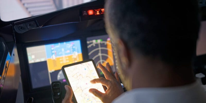 “Get off the iPad!” warns air traffic control as Spirit flight nears Air Force One 20 get off the ipad warns air traffic