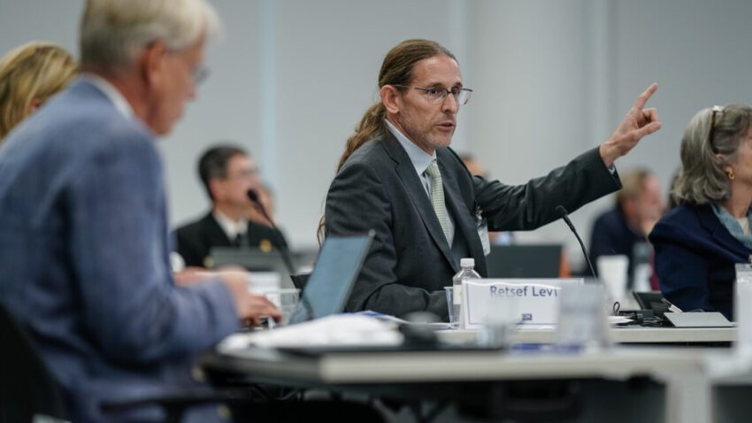 bonkers cdc vaccine meeting ends with vote